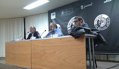 Conferencia en el CBA, 14/12/2011. De izquierda a derecha: Enrique Martín Criado, Mario Domínguez (moderador) y José Luis Moreno Pestaña. Foto: Rubén Crespo